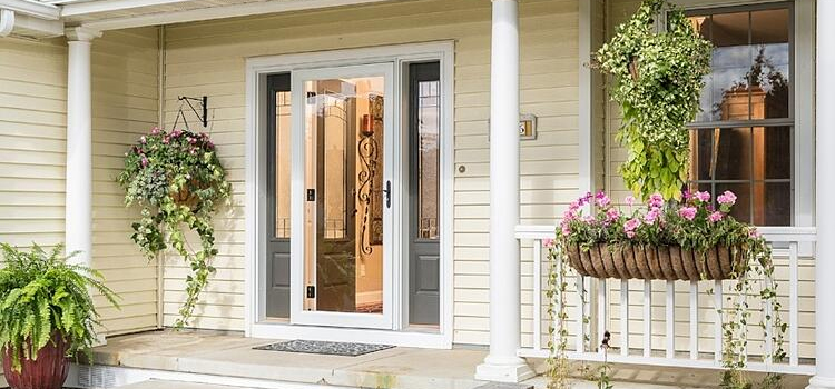 screen door installation in Hawthorne