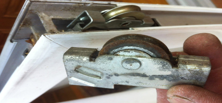 screen door roller repair in Hawthorne